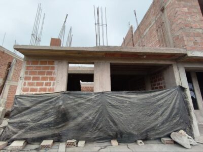 SE VENDE CASA EN CONSTRUCCION