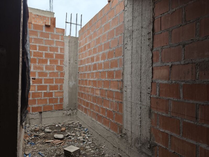 SE VENDE CASA EN CONSTRUCCION